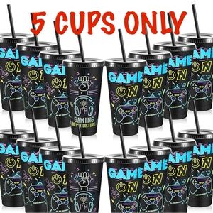 5 Gamer Cups with Lids & Straws
